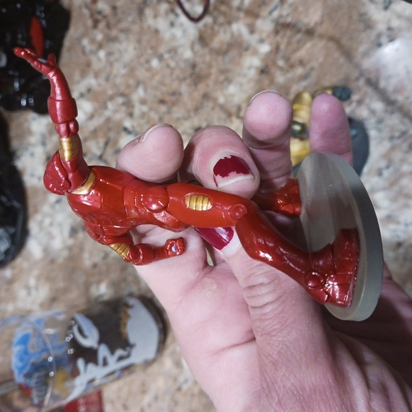 Lot of 2 Marvel Disney 4" Figures on Stands Stand- Iron Man & Thanos - Picture 6 of 16